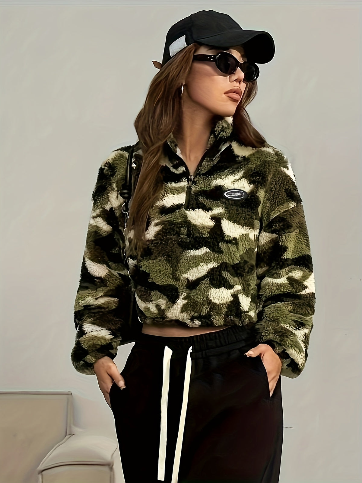 New Women'S Autumn And Winter Fleece Jacket with a Small Stand-Up Collar And Half-Open Placket, Featuring a Vintage Camouflage Print That Is Stylish And Versatile, Suitable for Various Styles. It Is Plush, Warm, Comfortable
