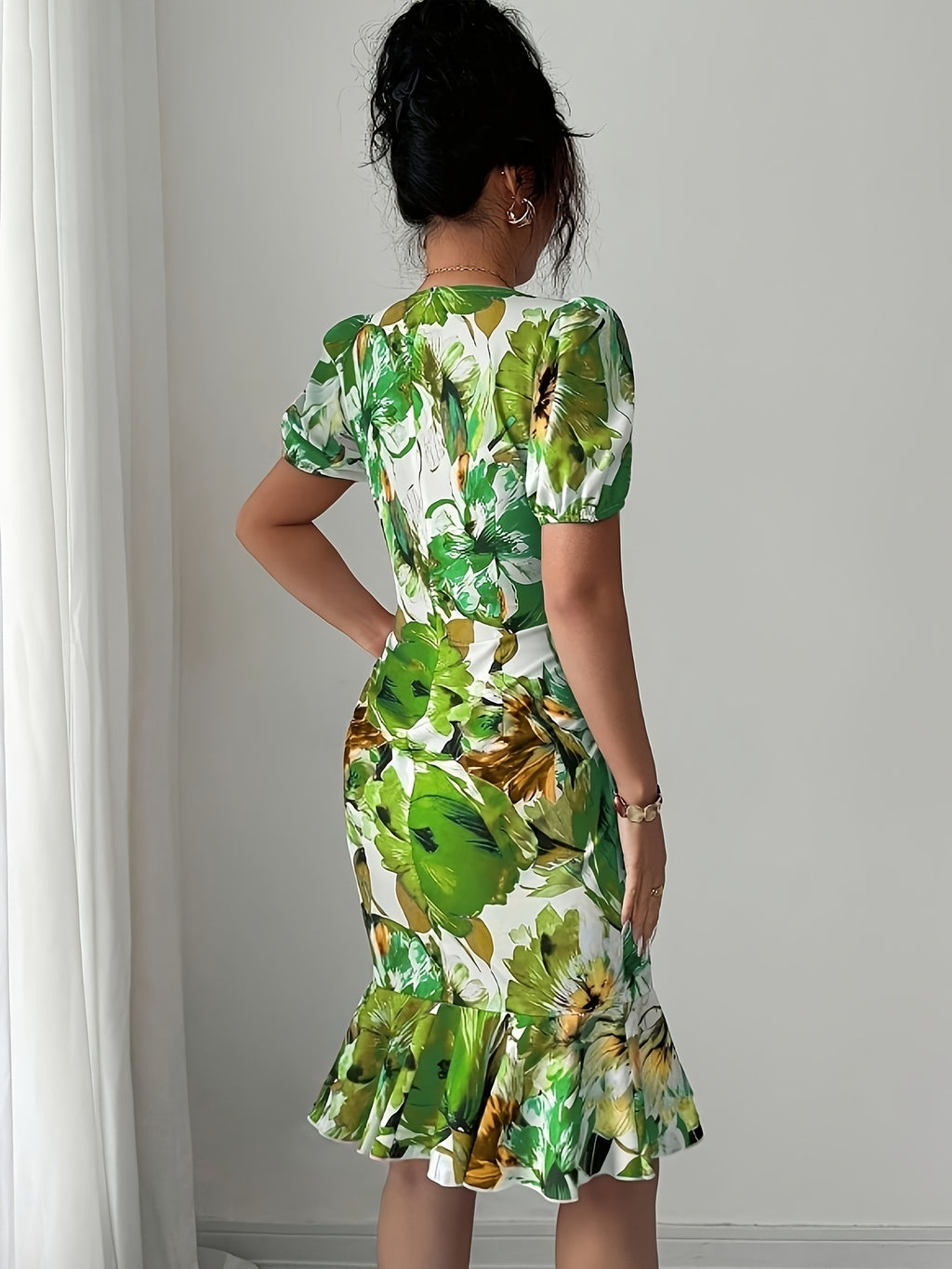 Elegant Square Neck Puff Sleeve Cinched Waist Ruffled Retro Vacation Floral Dress